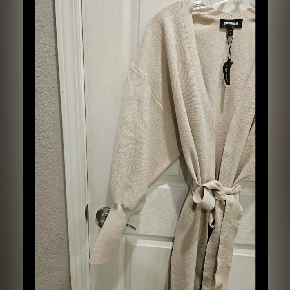 NWT Express Cream Belted Cardigan XS - Picture 5 of 9